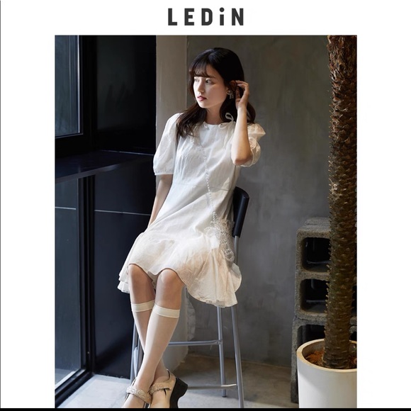 Ledin white dress - Picture 2 of 5